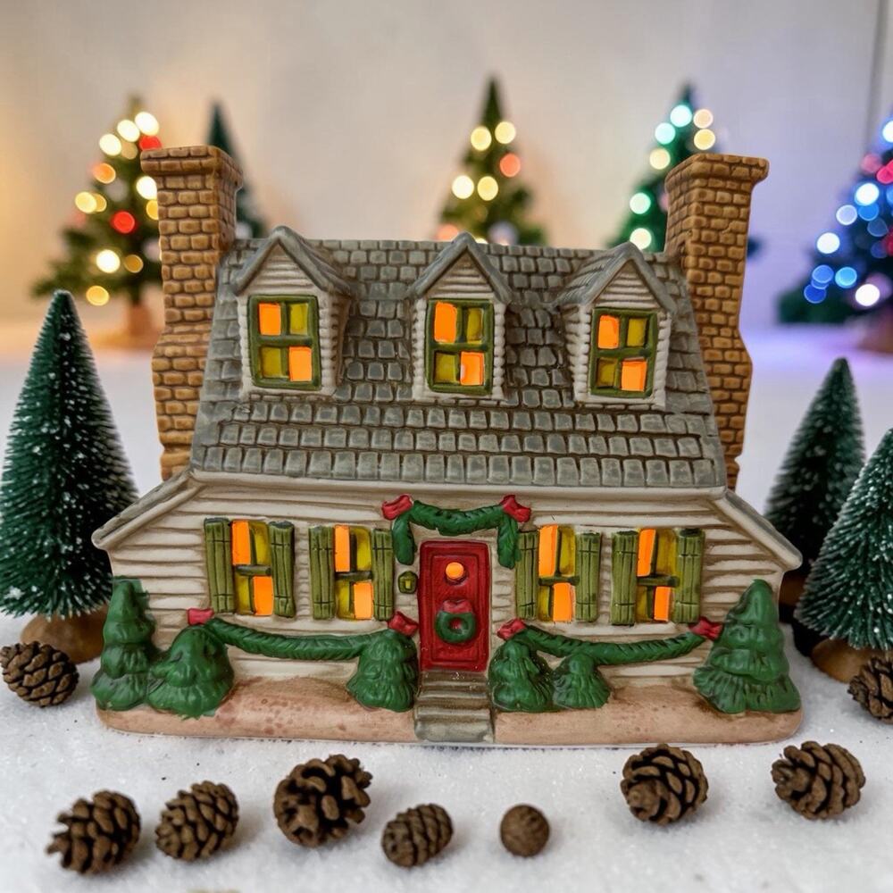 VTG 1986 LEFTON “KINGS COTTAGE” Colonial Village Hand Painted Porcelain Lighted
